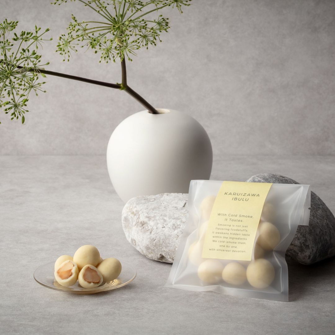 燻製ナッツチョコレート(マカダミアホワイト＆ピスタチオミルク・オリジナル巾着入り) マカダミアホワイト＆ピスタチオ