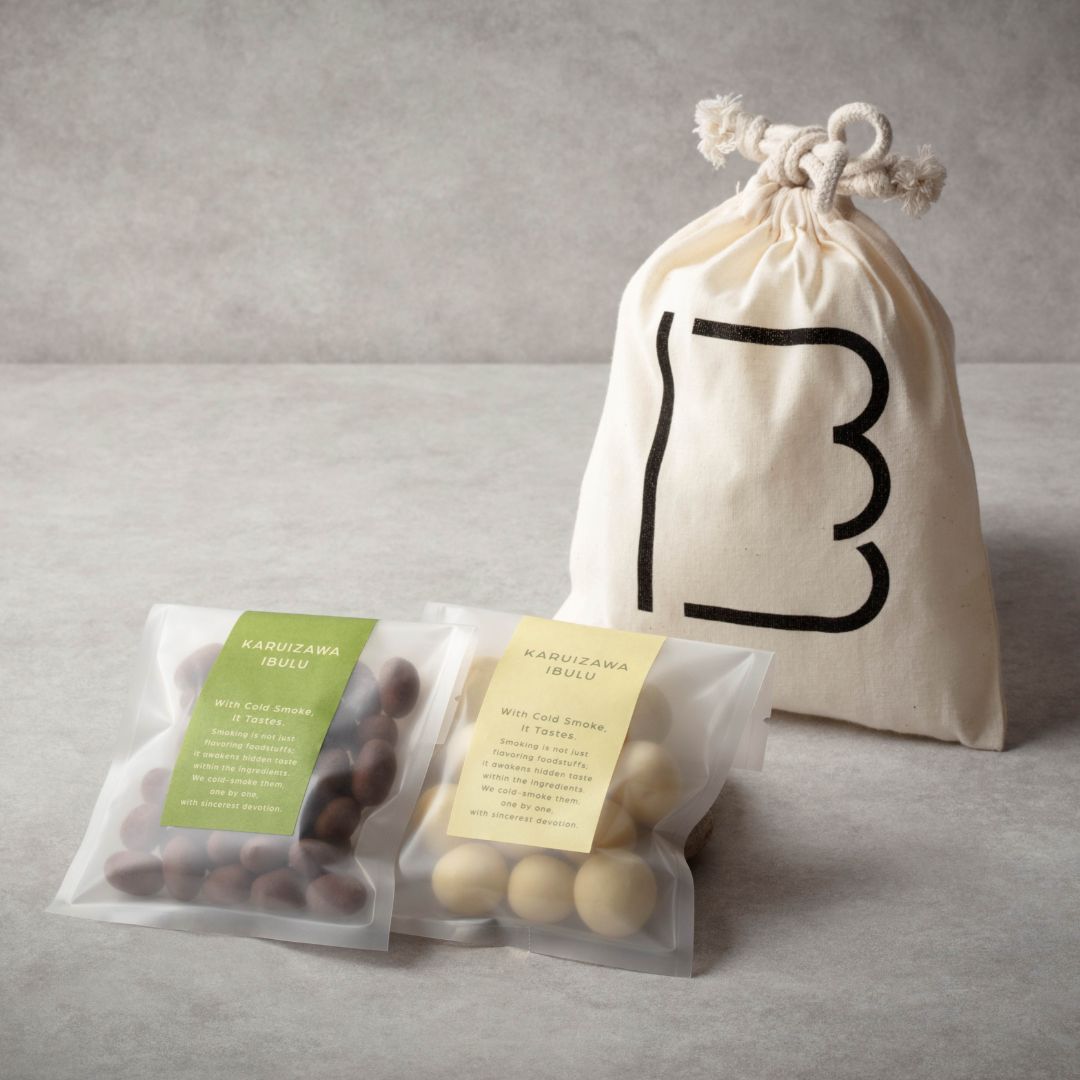 燻製ナッツチョコレート(マカダミアホワイト＆ピスタチオミルク・オリジナル巾着入り) マカダミアホワイト＆ピスタチオ